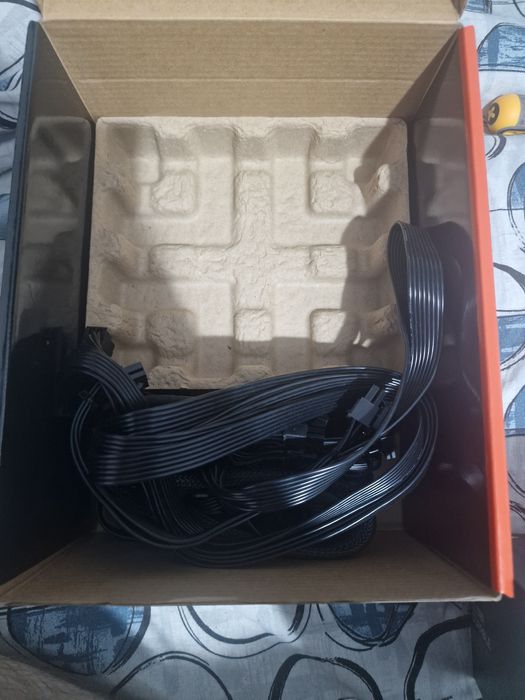 Sursa Gigabyte GP-UD750GM 80+ Gold , PCie 5.0 , 750W
