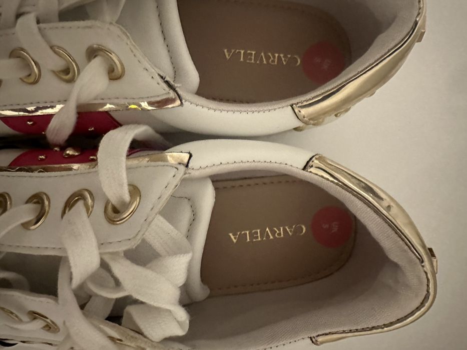 Дамски  нови сникерси 38 номер естествена кожа