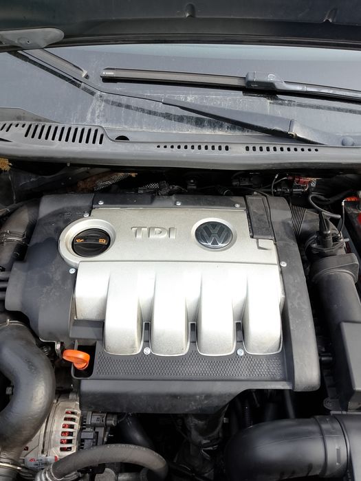 Продавам wwТуаран 1.9  105 кс 2008  г