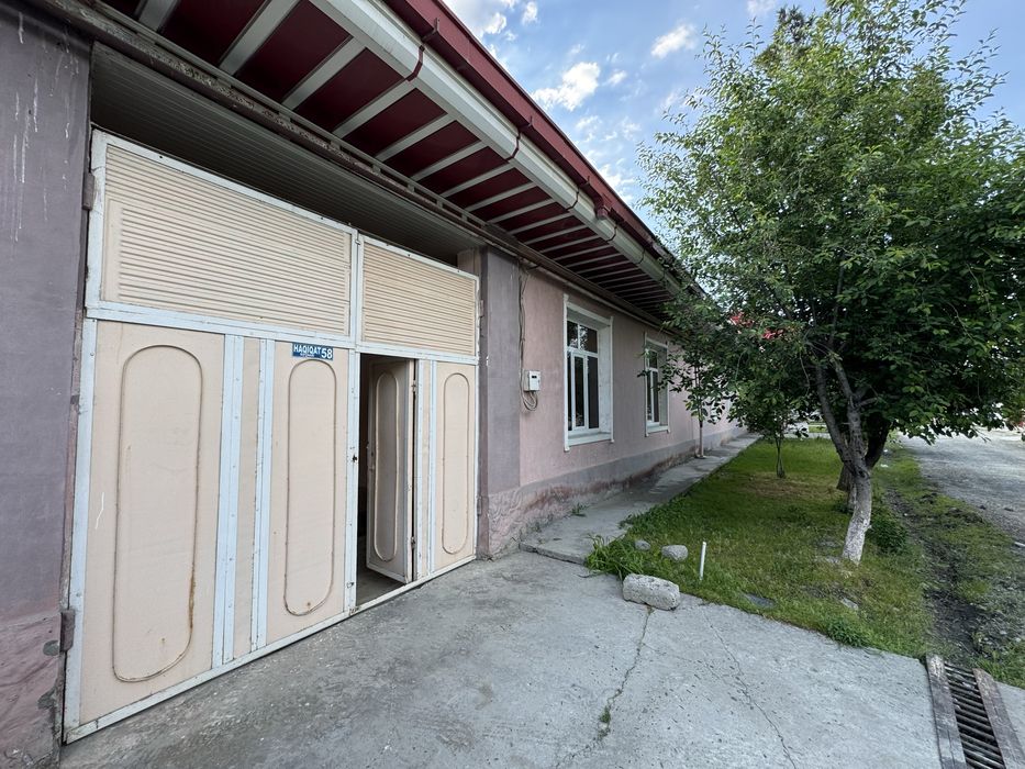 8 so’tiqli xovli sotiladi Jombiyda
