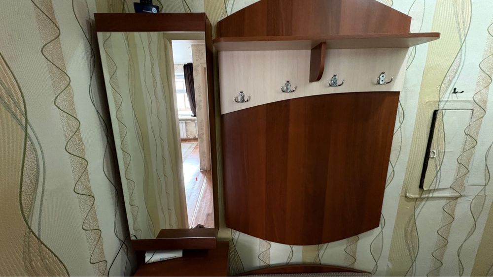 Прихожий продам срочно