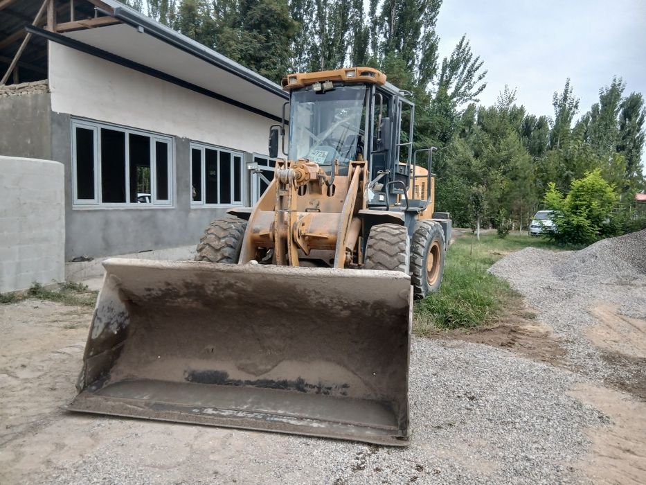 Фронтальный погрузчик