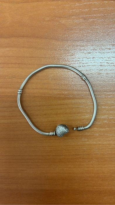 Продам браслет Pandora