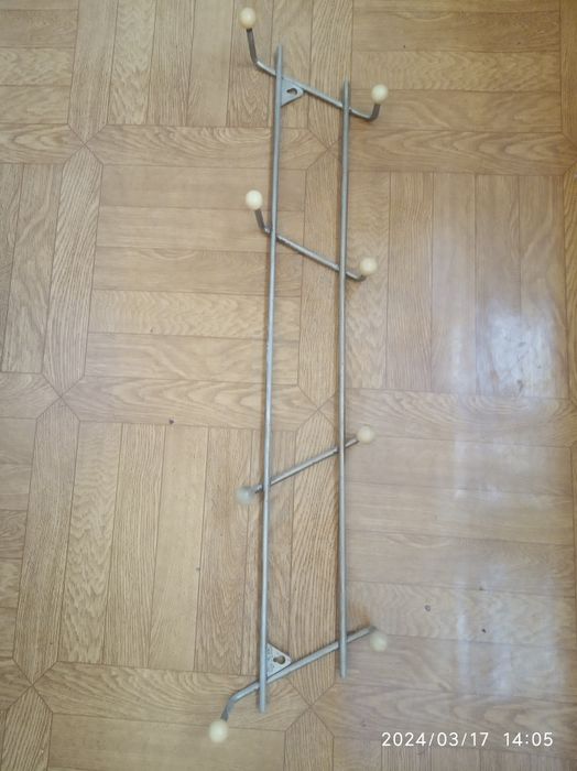 Продается вешалка