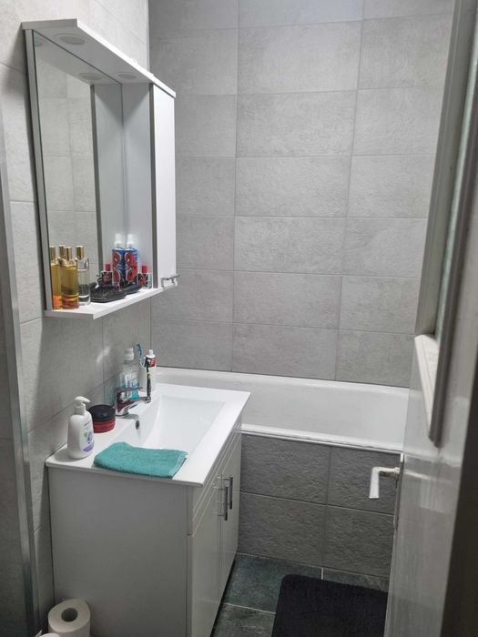 Vand apartament 3 camere