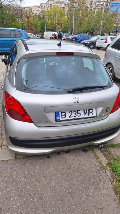 Peugeot 207 an 2007 1.6 benzina