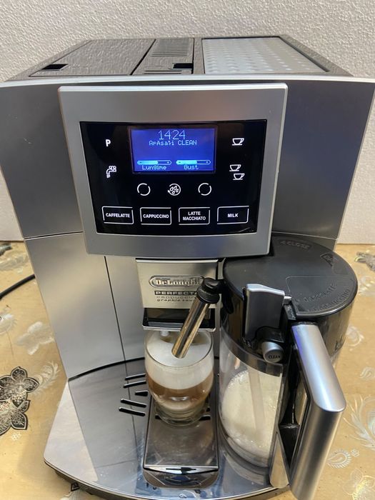 Espresor cafea DeLonghi perfecta capucino graphic touch