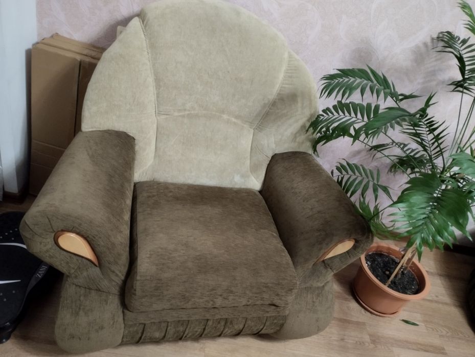 Продам диван и кресло
