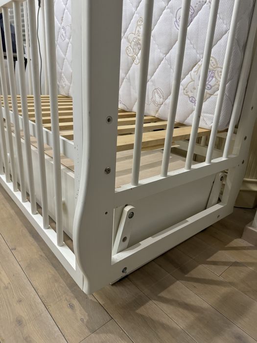 Детская кроватка   , матрас