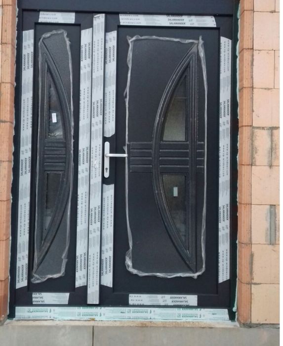 Rulouri exterioare uși garaj cu telecomanda sau manuala, tâmplărie pvc