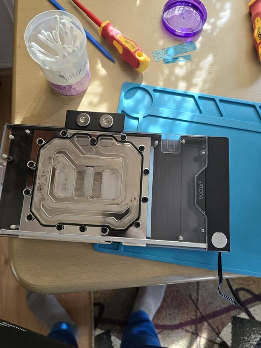 Bloc apa EK Quantum Vector RTX 4080 D-RGB Nickel+Plexi