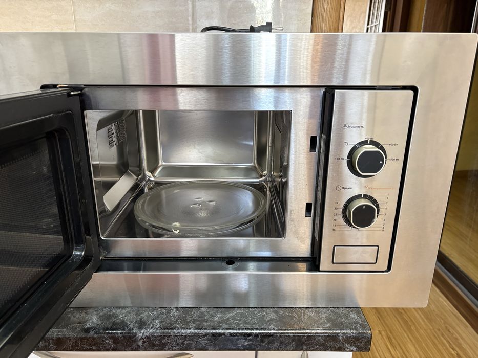 Микроволновка Midea