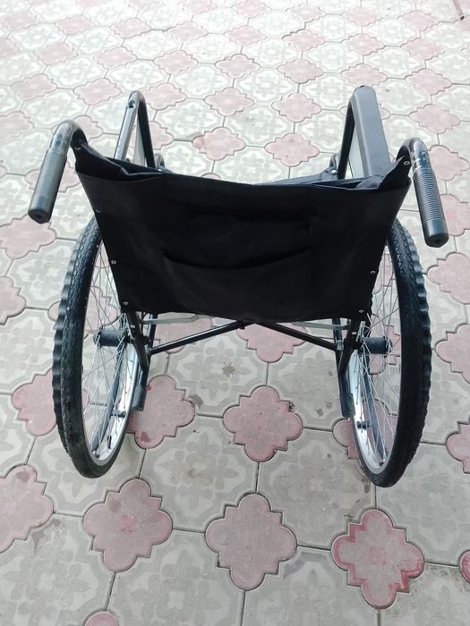 Nogironlar aravachasi sotiladi