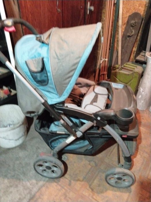 Детская прогулочная коляска
