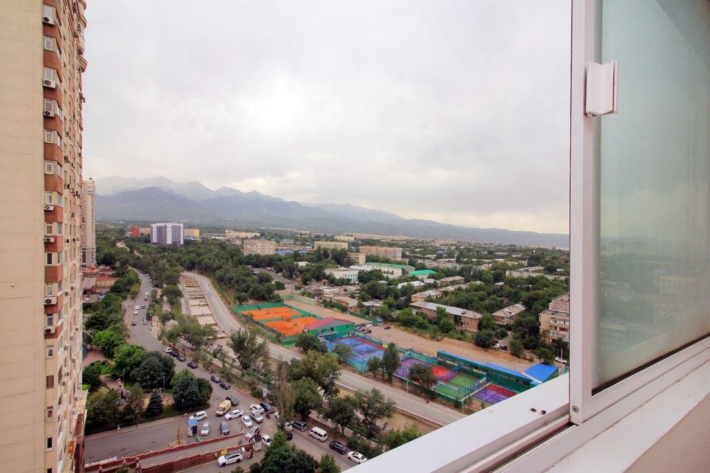 ЖК Mega Tower Almaty 1  с видом на горы