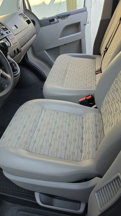 Vw transporter t5 2.0tdi 8+1  locuri varianta lungă