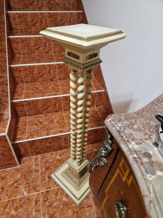 Уникална антикварна италианска колона пиедестал Silik