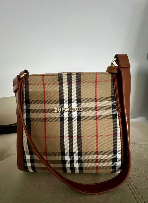 Страхотна чанта Бърбъри