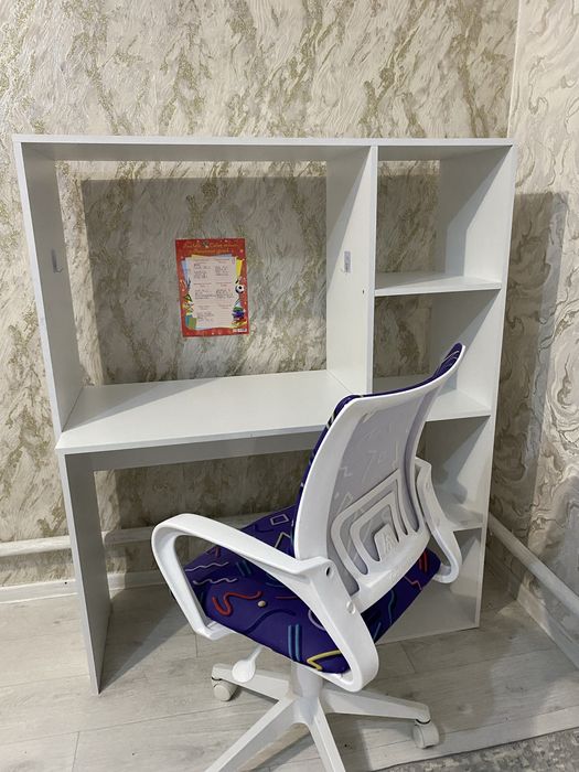 Стол и кресло для школьника