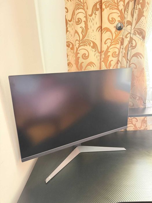 Vând monitor gaming cu garanție