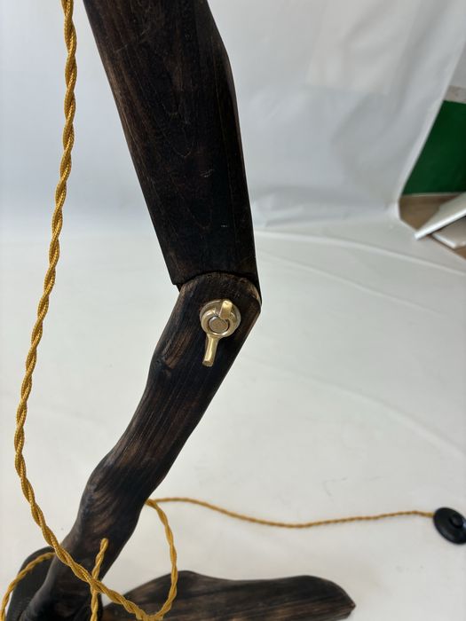 Lampadar handmade din lemn de salcam ars