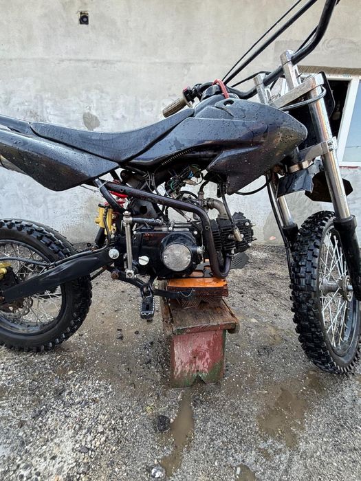 Vând cross 125 cc