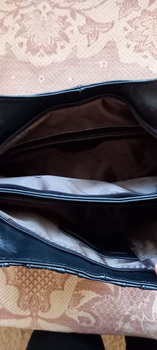 Сумка  новая кожаная . Привезли в подарок из Египта.