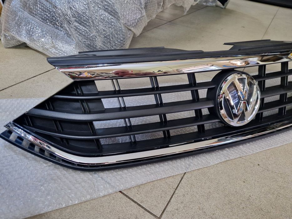 Запчасти Решетка радиатора новый VW POLO 20- новый кузов в наличии