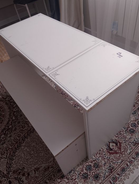 Продам стол (школьная парта) и скамейка