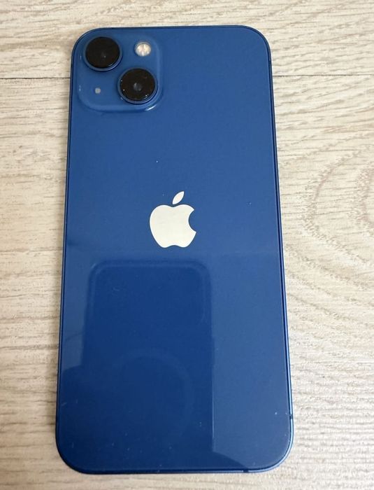 iPhone 13 в хорошем состоянии