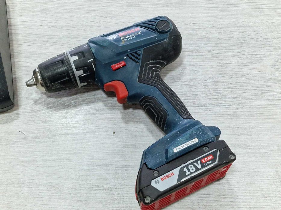 Акумулаторен винтоверт Bosch Blue GSR 18V-21 + батерия и зарядно