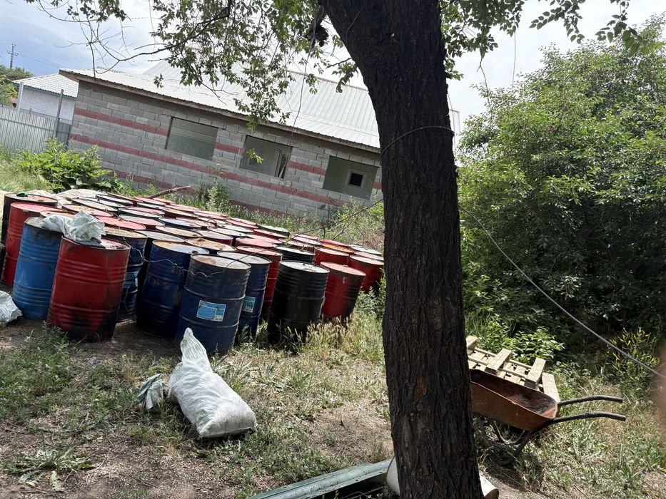 Бочки 200 л  пустые дл хозяства