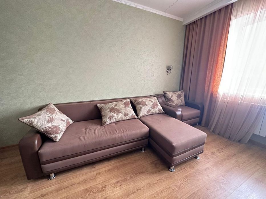 Диван с оттоманкой + кресло