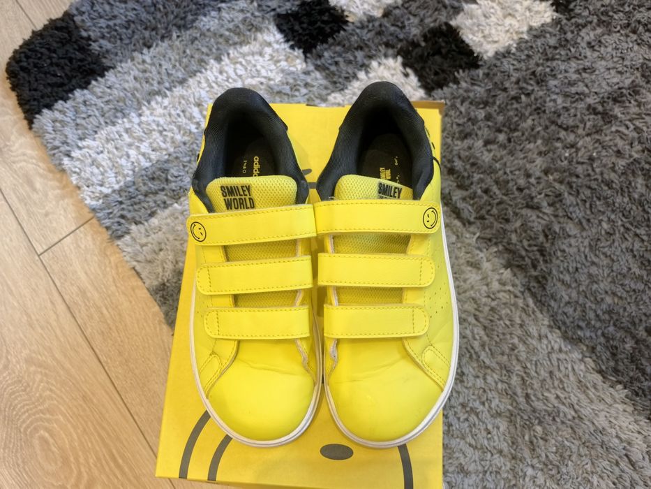 Детски маратонки Adidas Smiley