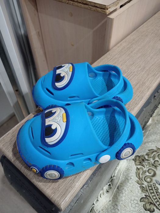 Продам кроксы детские