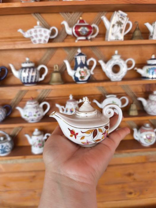 Антикварни мини порцеланови чайнички