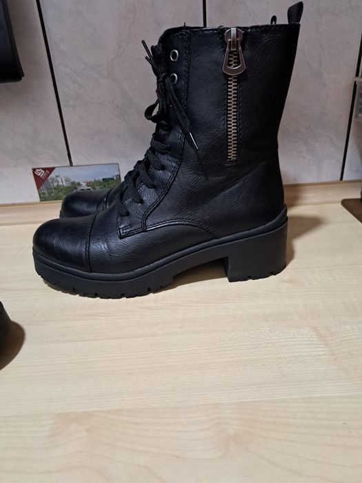 Ghete dama ,,unele piele naturala ,altele imitatie piele de calitate,m