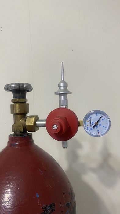 Продам баллон с редуктором