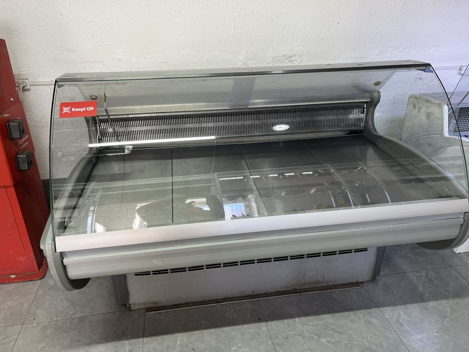 Витринный холодильник