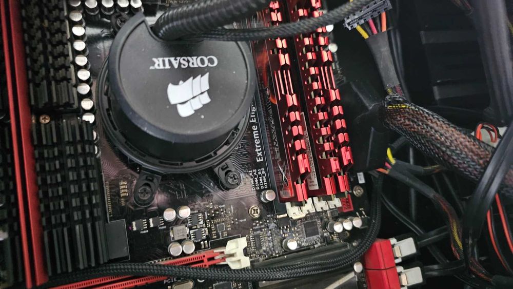 Настолен компютър MSI GTX 660 , 12GB RAM