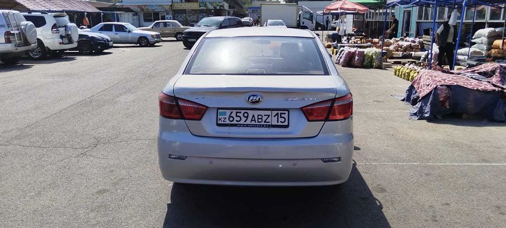 Срочно продам машину на ходу