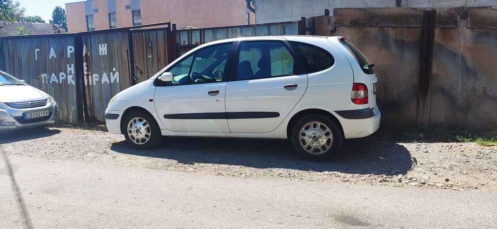 Renault Scenic 1.6 16V (2000г) - Фейслифт | Реални 135 000 км | Минат ГТП | Наличен Катализатор + Летни гуми с джанти!