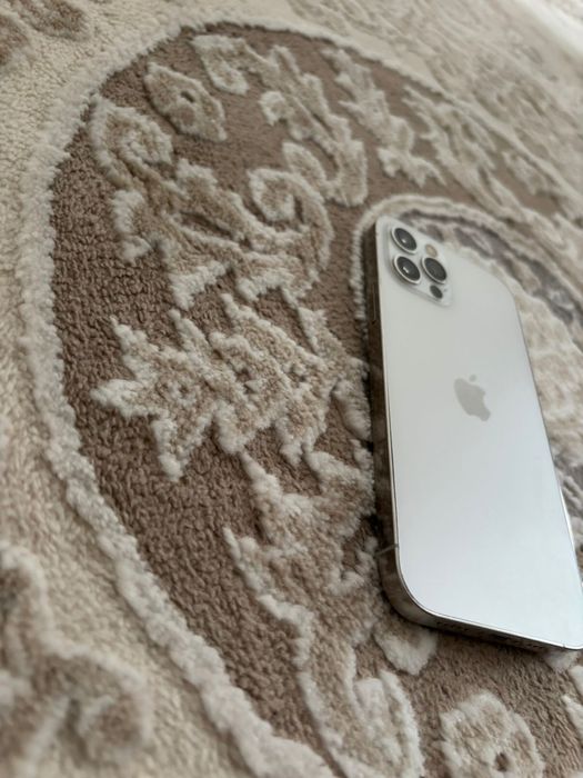 Продам Iphone 12 Pro