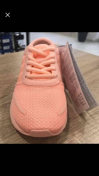 Нови, детски маратонки Adidas