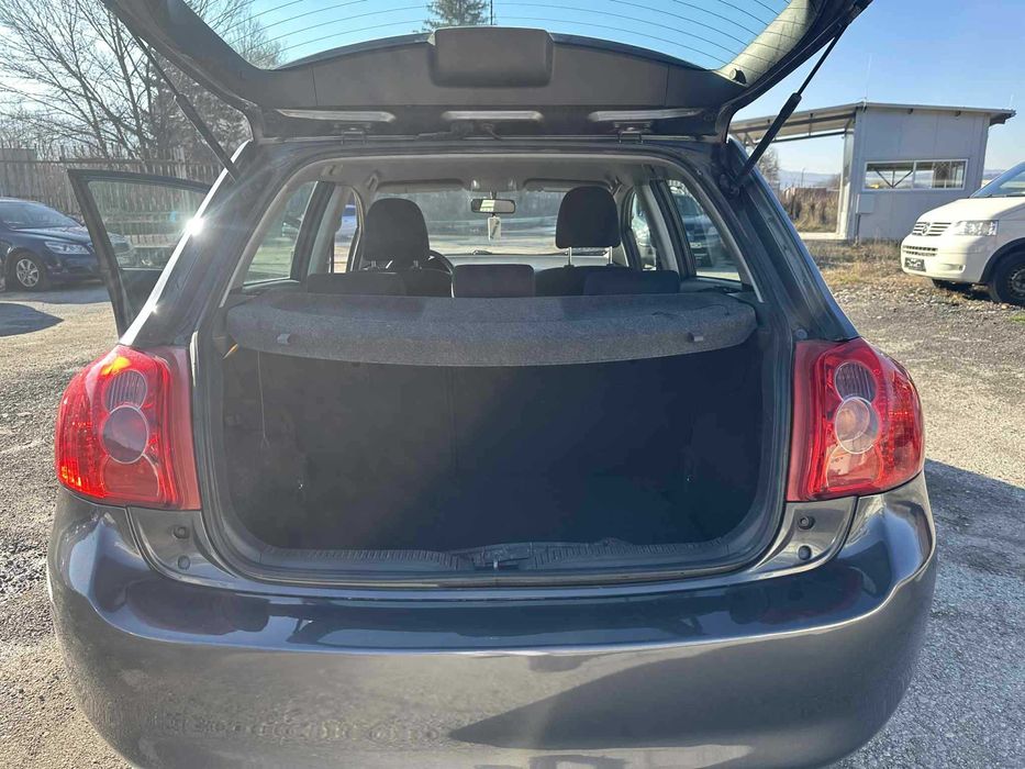 Toyota Auris 1.33 VVT-i  2008 г