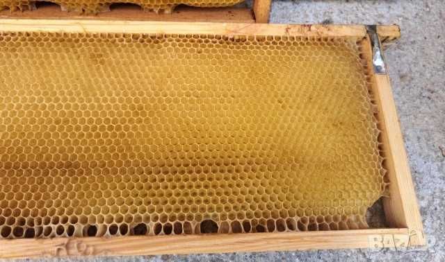 Продавам 1500 изградени магазинни рамки