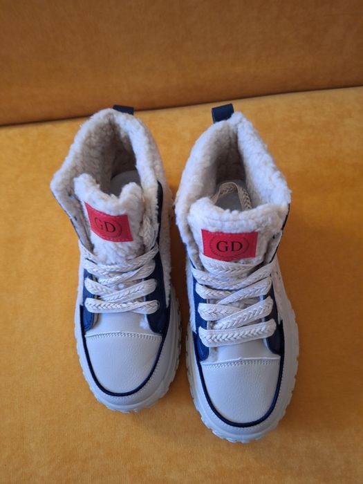 Дамски зимни обувки