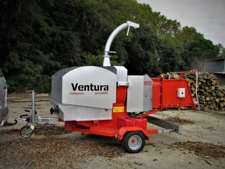 Tocatoare PROFESIONALE de lemn deplasabile cu motor DIESEL 59 cai