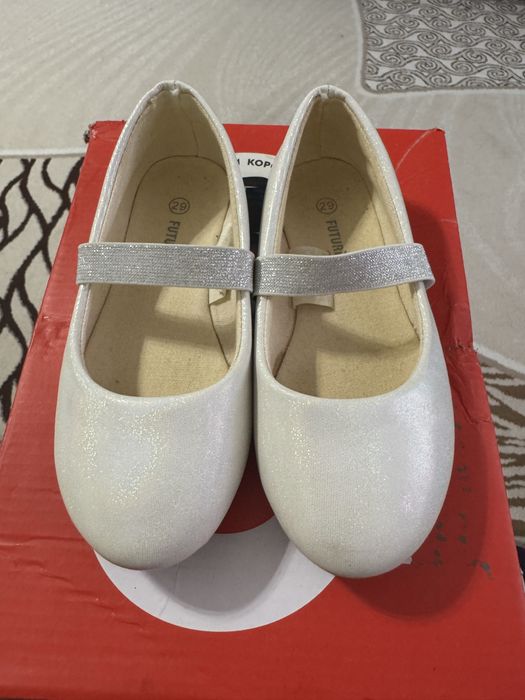 Продам туфли белые 29 р