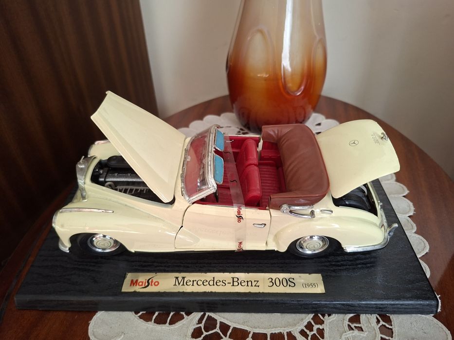 Maisto 1955 Mercedes-Benz 300S (лят автомобил - мащаб 1:18)